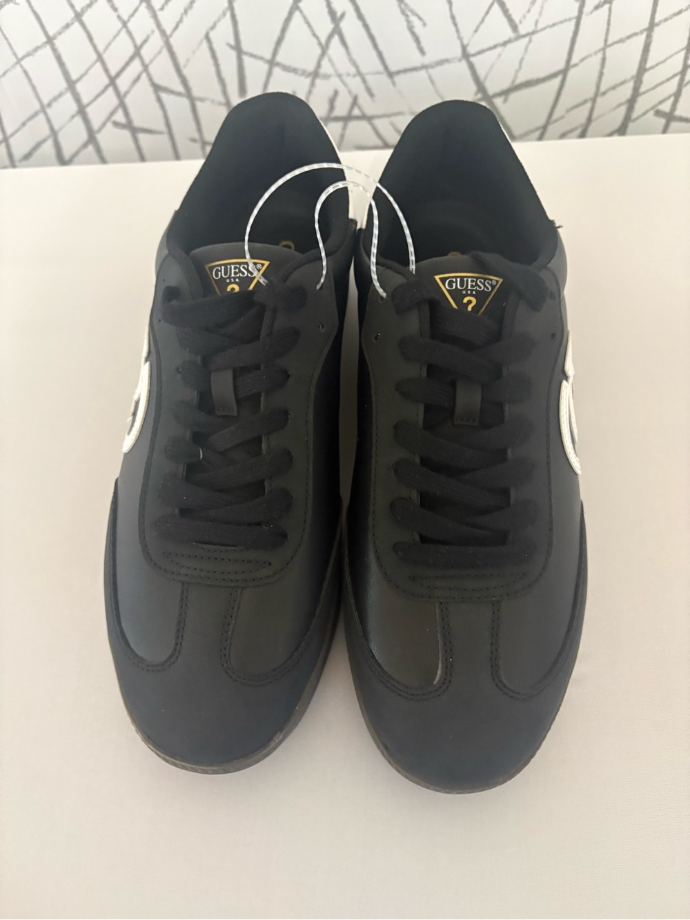 Guess Men's Borge sneakers in black featuring a large "G" logo. - Picture 3 of 10